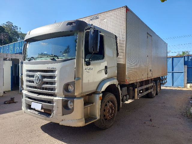 VOLKSWAGEN 24.280 CRM 6X2 2022