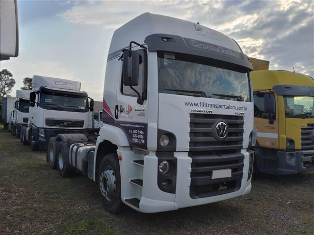 Constellation 6×2 Tractor 2p 2020