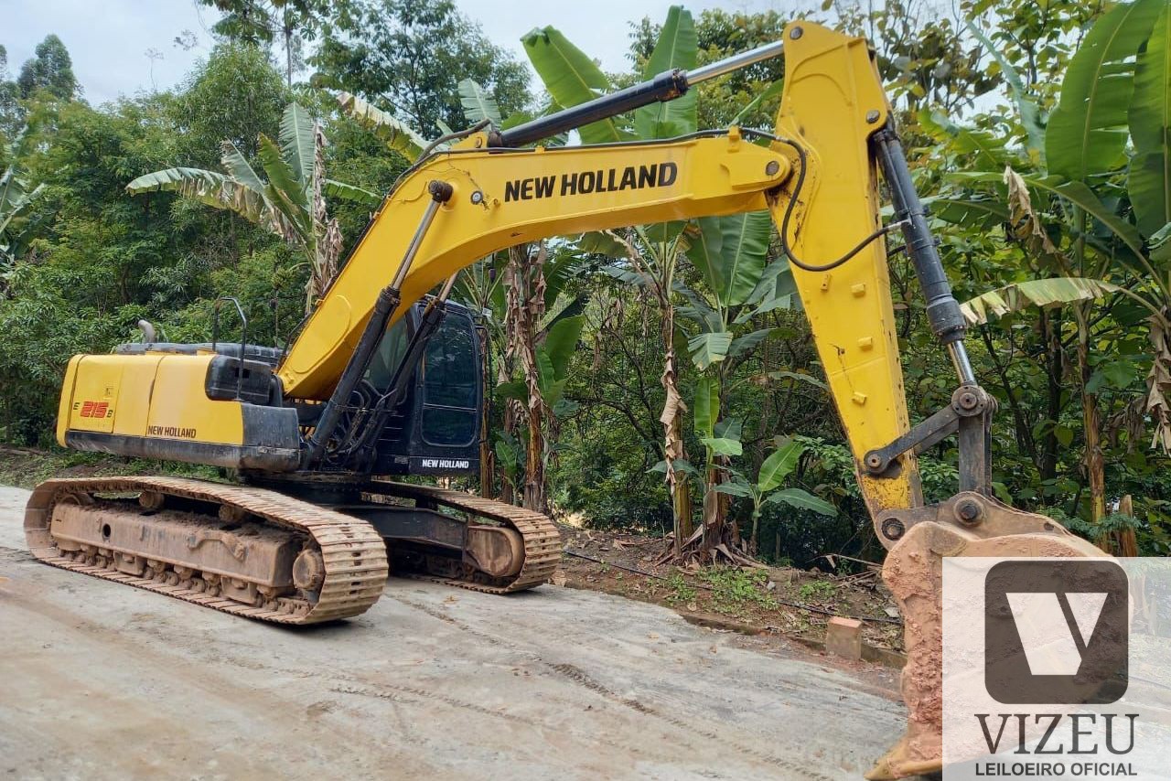NEW HOLLAND E215 2012
