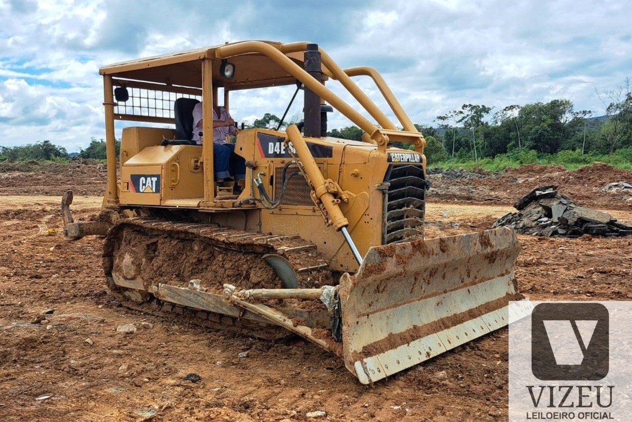 CATERPILLAR D4E 1992