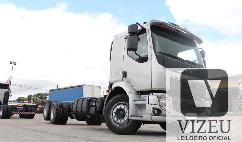 VOLVO VM330 2016 – 6X2 – CÂMBIO I-SHIFT – 6CC – NO CHASSI