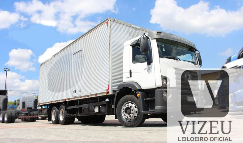 VOLKSWAGEN 24 280 2015 –6X2– BAÚ 8,5 M – 6CC