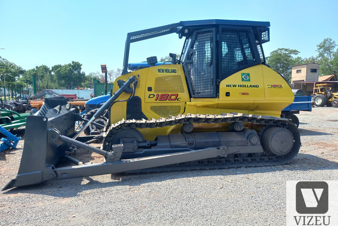 NEW HOLLAND D170 2016