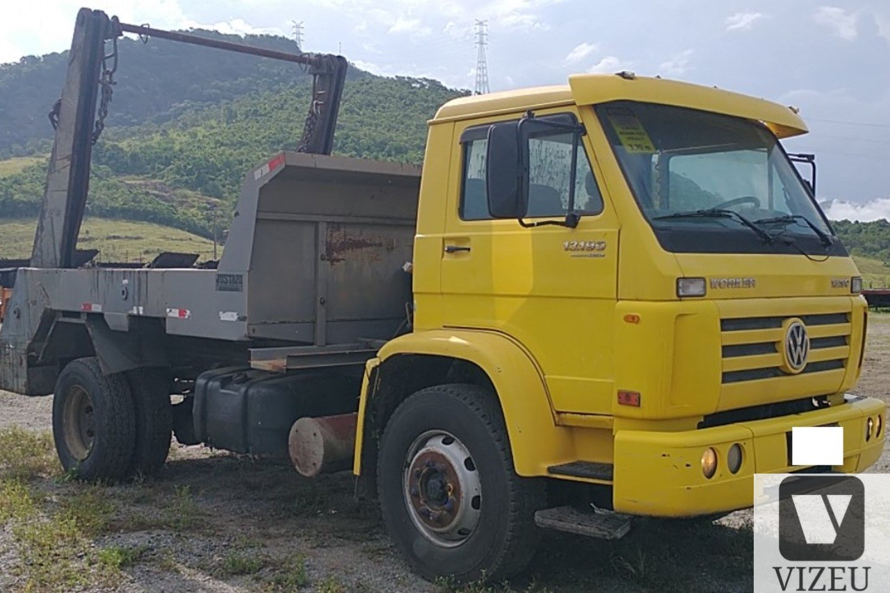 VOLKSWAGEN 13 190 2015