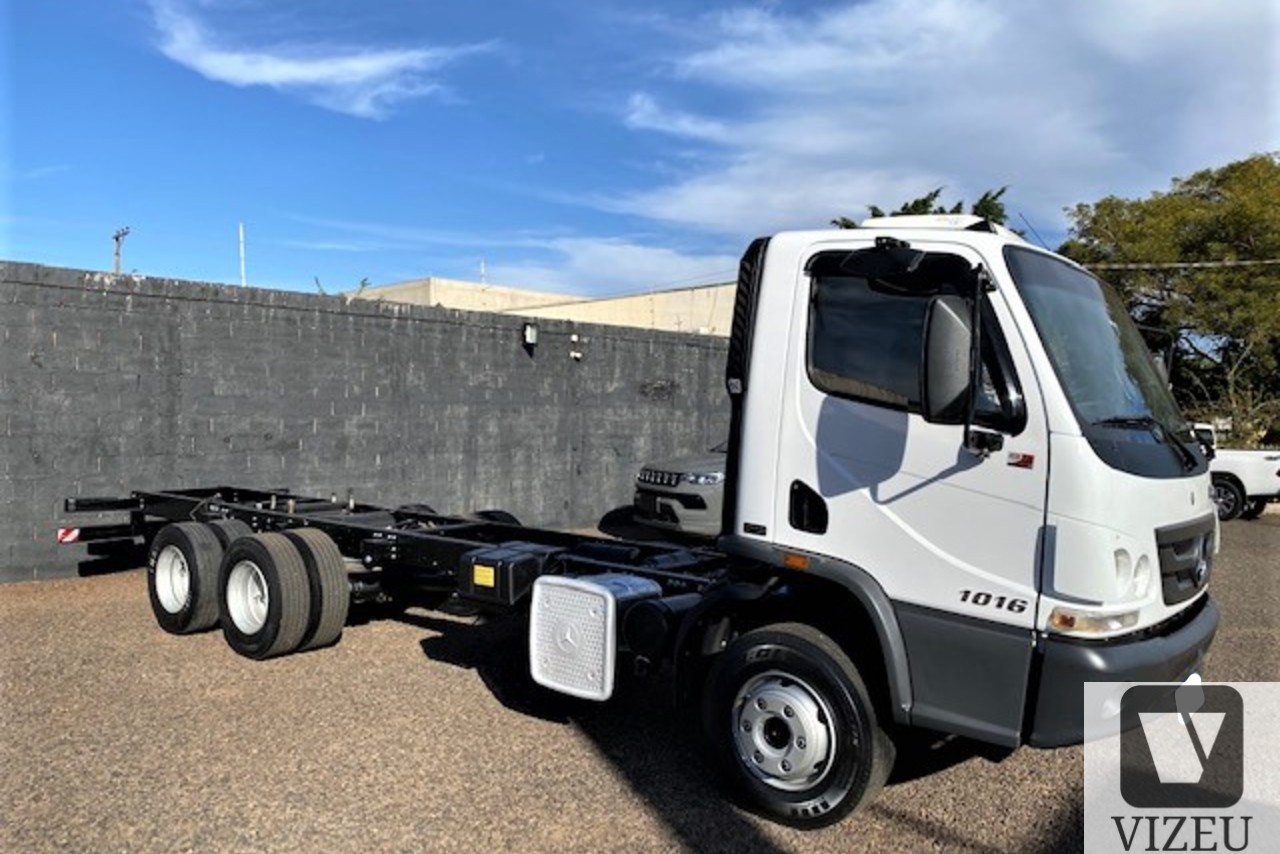 MERCEDES BENZ MB1016 2014