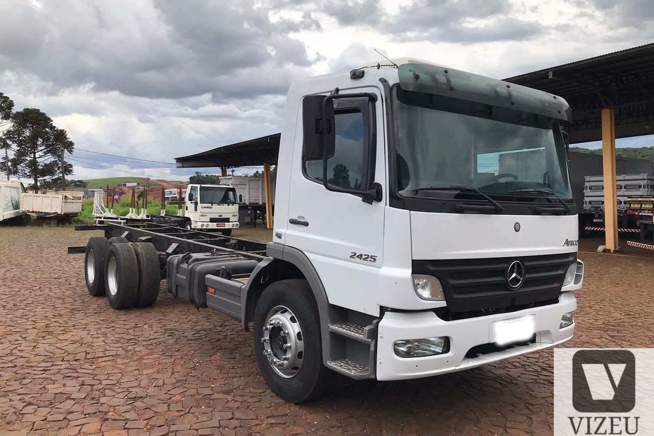 MERCEDES BENZ MB2425 2011